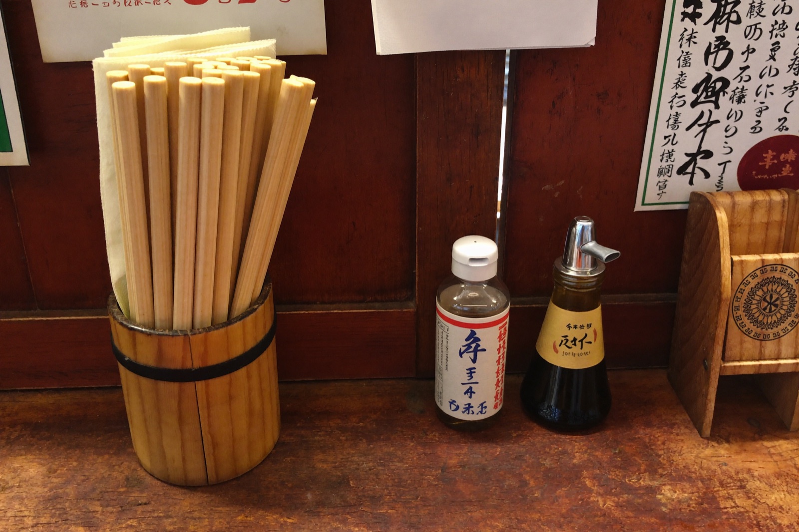 カウンターの箸立て